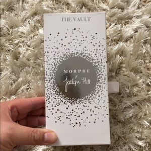 Morphe x Jaclyn Hill Eyeshadow palette.